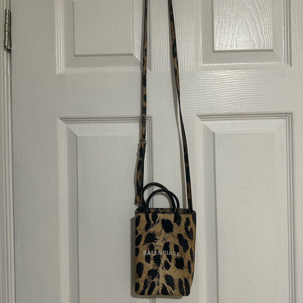 Balenciaga phone bag - animal print